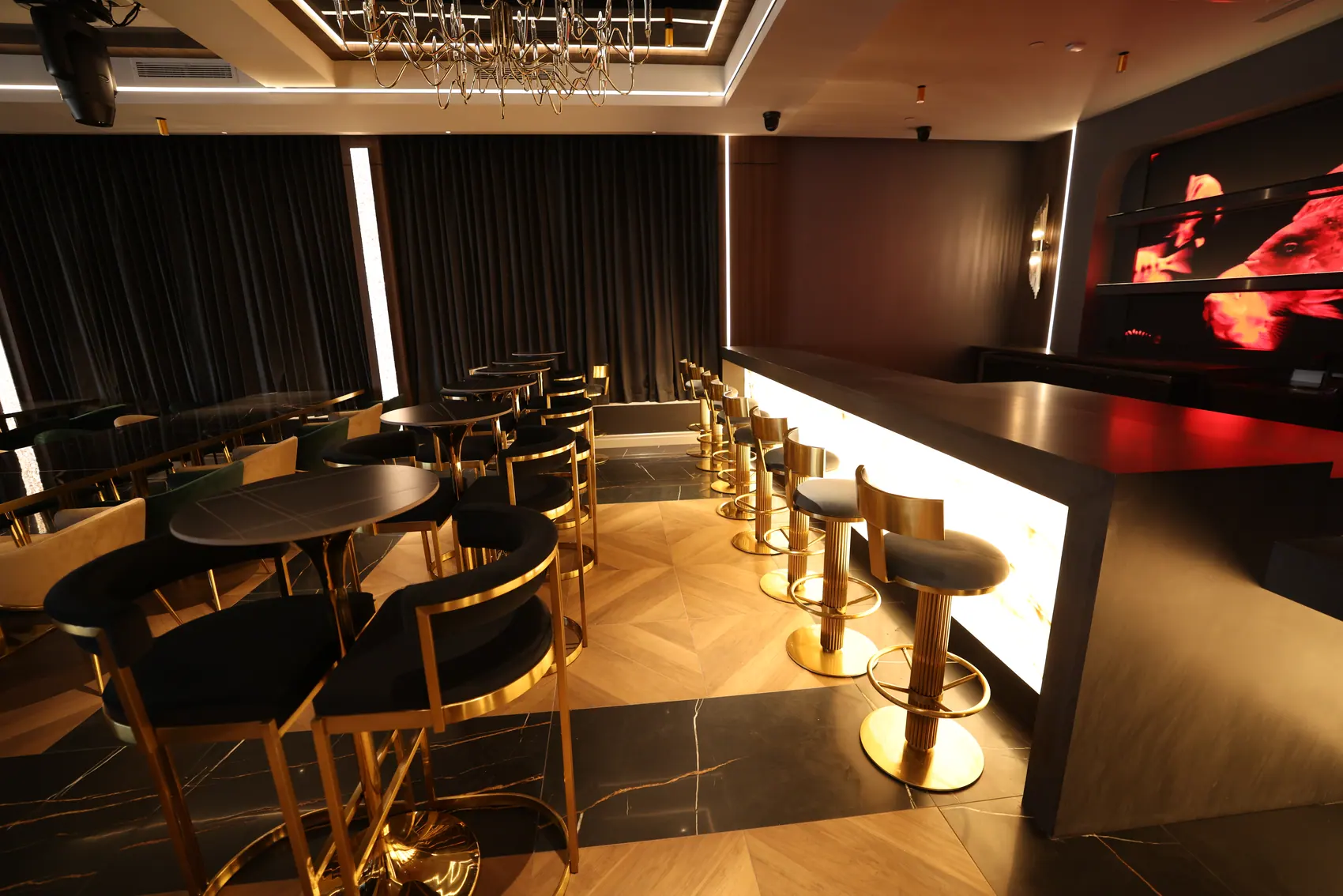 Lē Brand dining room, used here as a temporary video poster